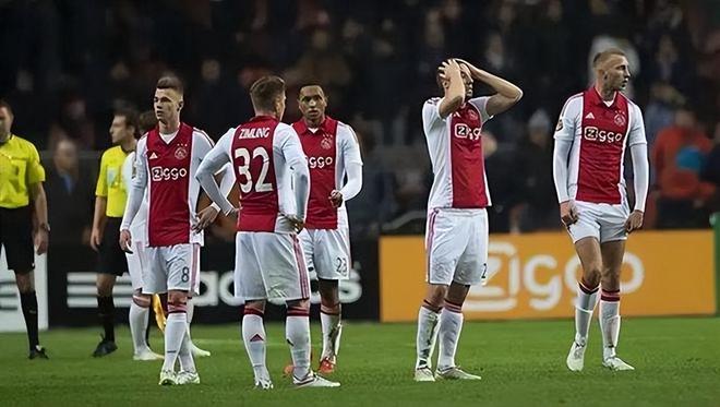 谁就更接近 谁就更接近